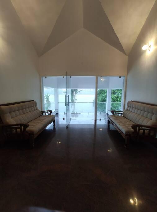 Riveria Portico - River Side 6 Bedroom Private Pool Bungalow North Paravur Экстерьер фото